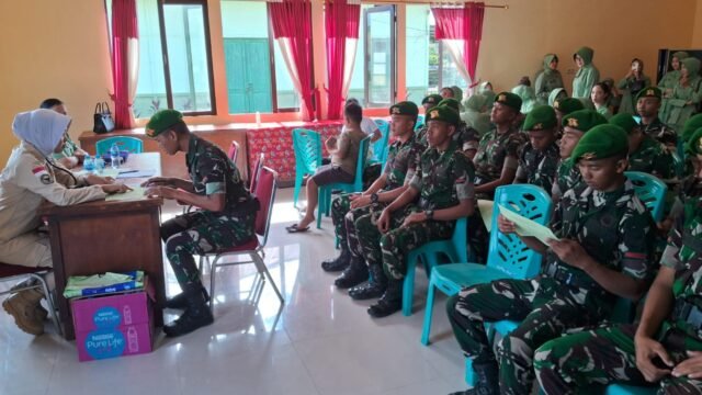 Sambut HUT TNI ke-80, Kodim Sanggau Gelar Bakti Sosial Donor Darah dan Sunat Massal