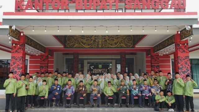 Bupati Yohanes Ontot Resmi Lepas 56 Kafilah MTQ Sanggau ke Kapuas Hulu