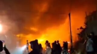 Kebakaran hebat melanda deretan ruko di kawasan Pasar Bodok